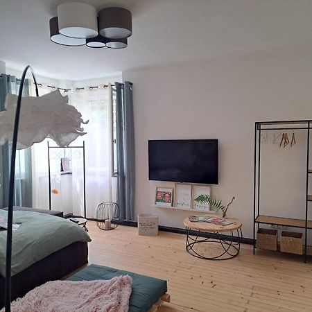 Apartment Wildflower In Privatvilla Im Herzen Merans Exterior photo